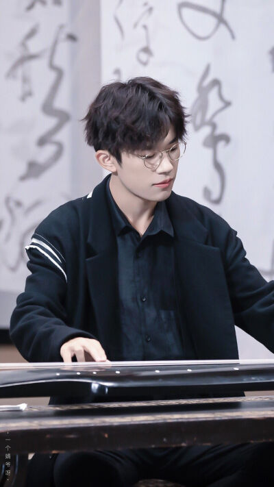 远山与烟波 霁月与清风 温柔与明亮 夏目与你.