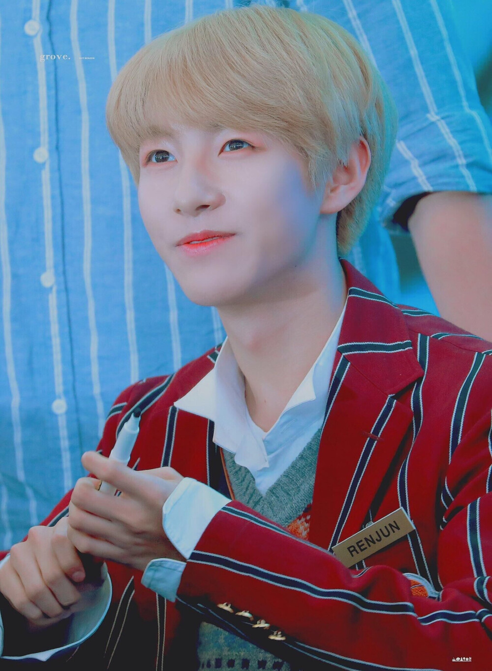 黄仁俊.
黃仁俊.
RenJun.