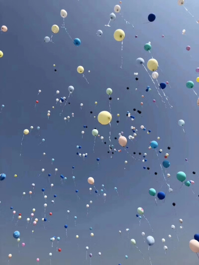 没有鲜花 没有气球 没有你们 问题也不大。