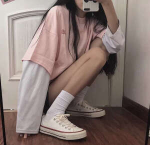 一个人的世界，很安静，安静得可以听到自己的呼吸和心跳声