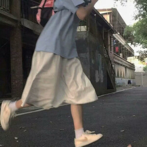 一个人的世界，很安静，安静得可以听到自己的呼吸和心跳声