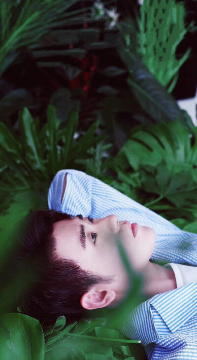 张云雷。蓝色天空