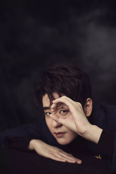 张云雷。蓝色天空