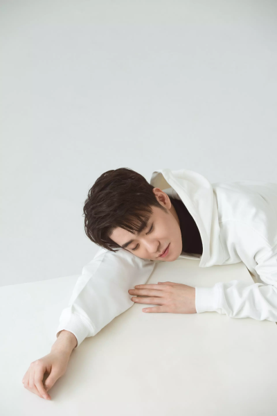 张云雷。蓝色天空