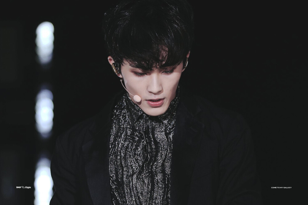 NCT李马克。头哥鲨我TT。©wb。