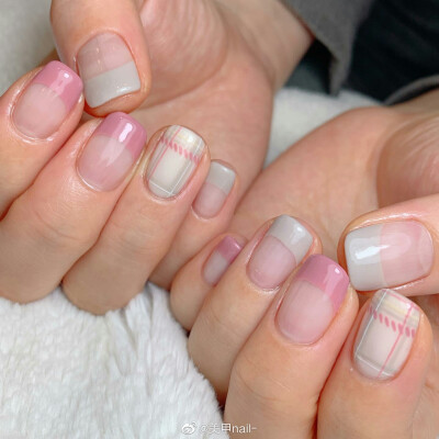 @美甲nail-
粉白格子美甲