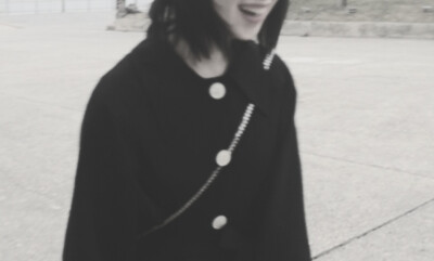 知世故而不世故
善嘲人而不嘲人