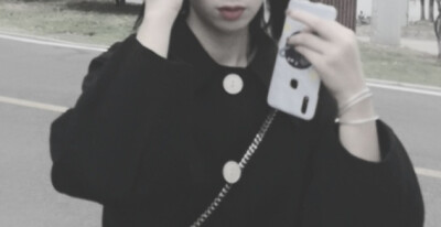 知世故而不世故
善嘲人而不嘲人