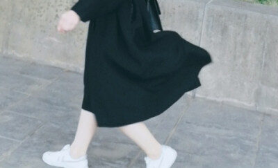 知世故而不世故
善嘲人而不嘲人