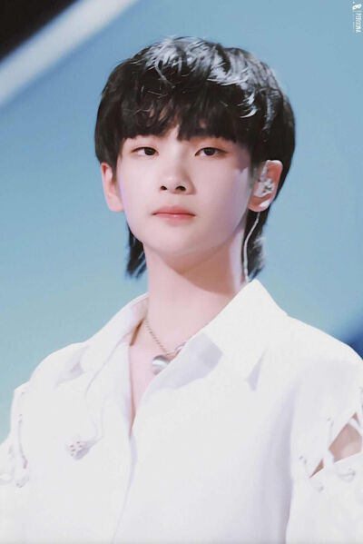 始于可爱，终于三观，南南崽崽加油，周震南的人品与三观，值得所有人了解৫(”ړ৫)