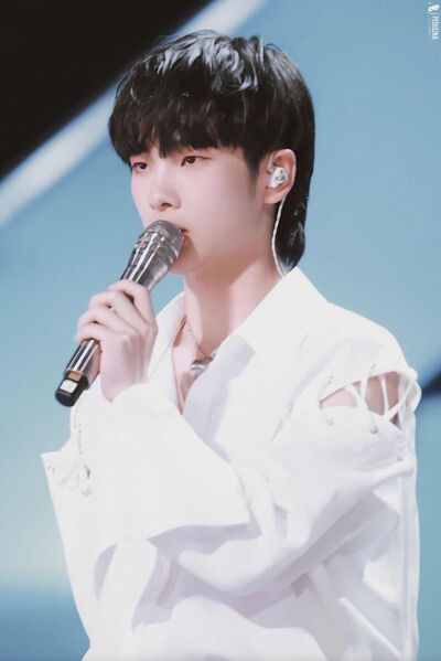 始于可爱，终于三观，南南崽崽加油，周震南的人品与三观，值得所有人了解৫(”ړ৫)