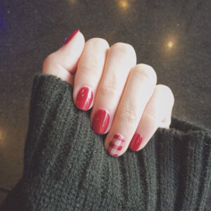 秋冬显白渐变色美甲