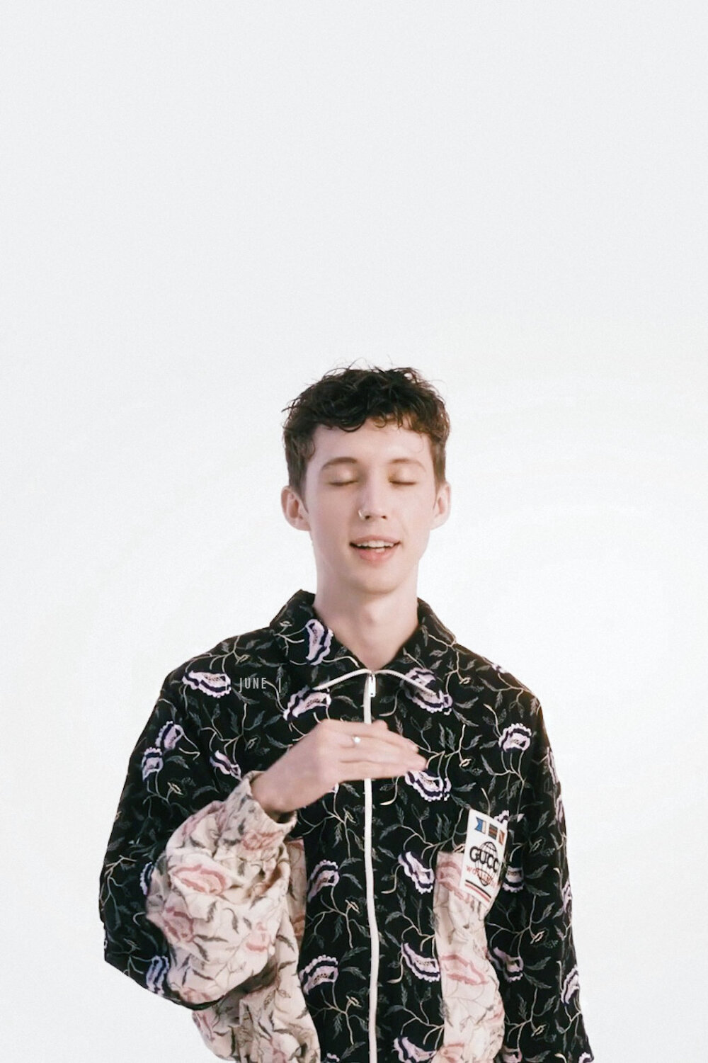 Troye Sivan♡
戳爷