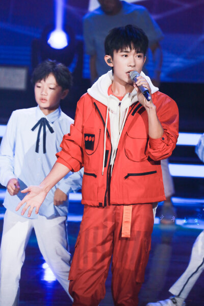 #易烊千玺 #tfboys 唱响70周年 湖南卫视专场音乐会 高清