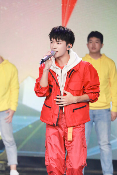 #易烊千玺 #tfboys 唱响70周年 湖南卫视专场音乐会 高清