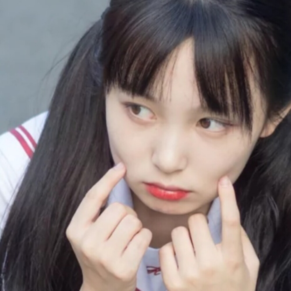 空间相册头像自己申请 申请了就会通过