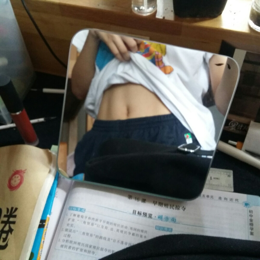 是个人的照片呀
本人初三毕业生
skr女孩纸嘻嘻
——10.27.2019