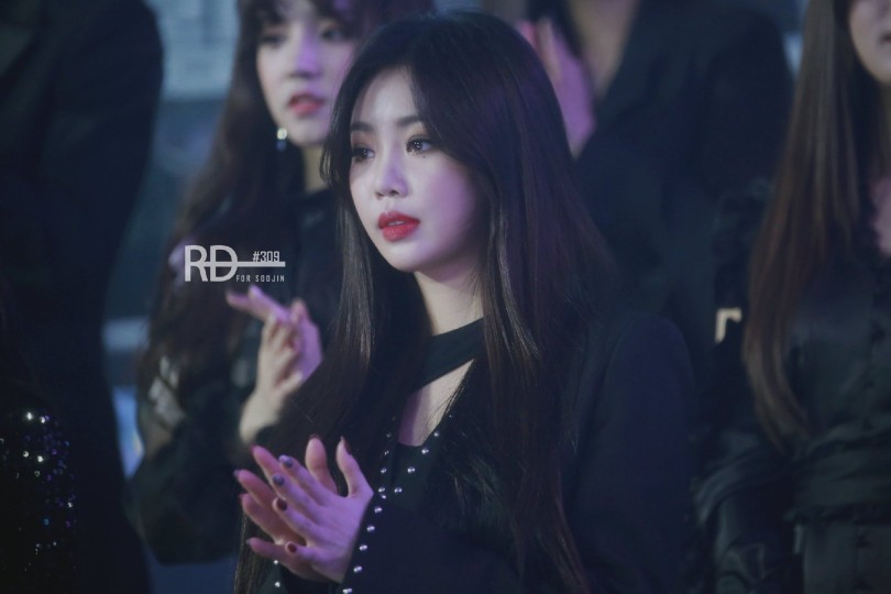 soojin_red0309