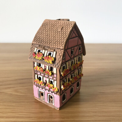 法国购回 科尔马小镇传统建筑民居小屋香薰炉摆件 世界旅行纪念