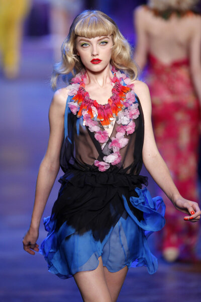 Vlada Roslyakova
Christian Dior SS 2011