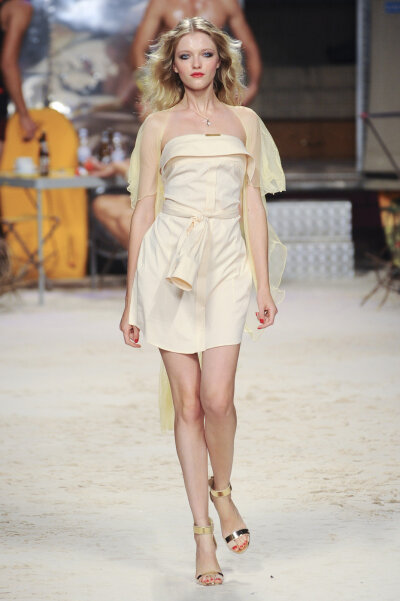 Vlada Roslyakova
Frankle Morello SS 2011