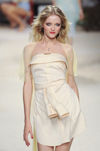 Vlada Roslyakova
Frankle Morello SS 2011