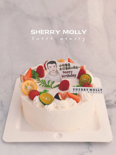 #SHERRY Molly家の下午茶#—『原味cake』给男生订的生日cake～喜欢清新一些哒 用当季莓果装饰点缀 加上这可爱的小插牌呀 从里到外都可爱！