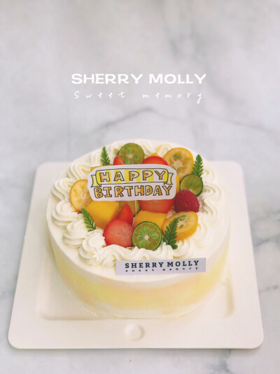 #SHERRY Molly家の下午茶#—『原味cake』老客人给自己订的生日cake～没说要求 自由发挥就OK！所以就设计了 温馨一些的阳光系cake～周围用了橘色和黄色奶油点缀 是代表日出的感觉呢 我把最喜欢的日出和能量送给你呀