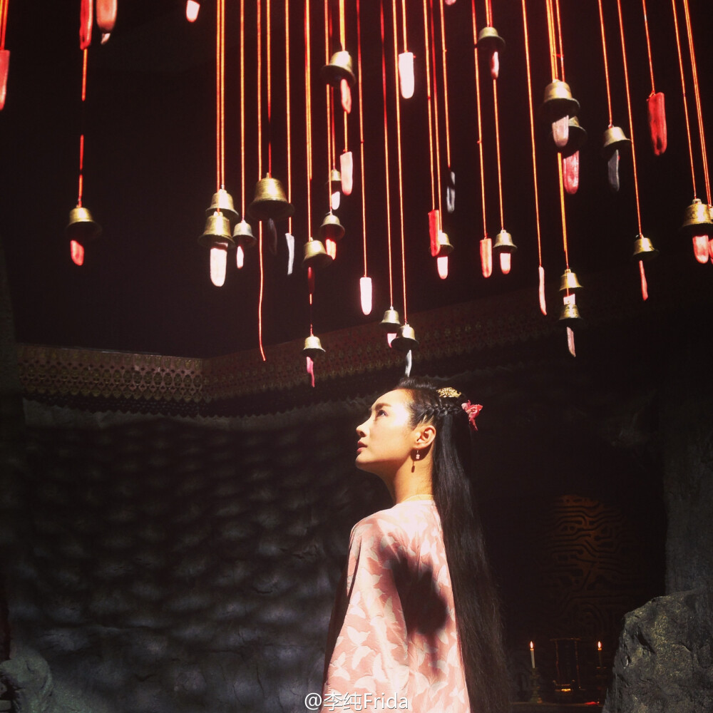 花千骨
李纯 饰 霓漫天