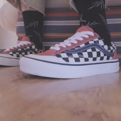  Vans