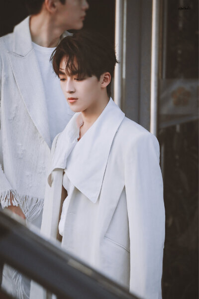 何洛洛 亚洲新歌榜