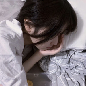 今天也是努力更图的安酱