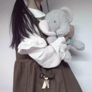 今天也是努力更图的安酱