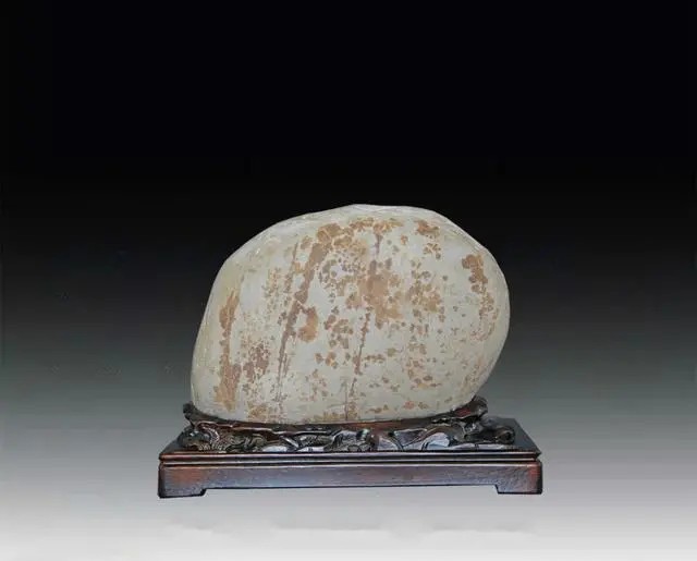 石名：满是秋
石种：长江石
规格：29x22x11cm
收藏：肖建