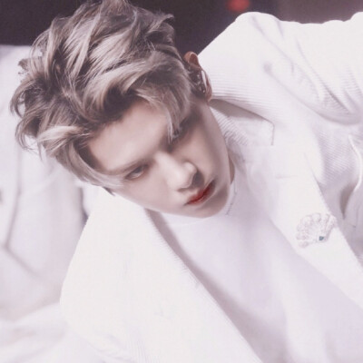 黄明昊头像▽二传注明江书沂-抱图点赞