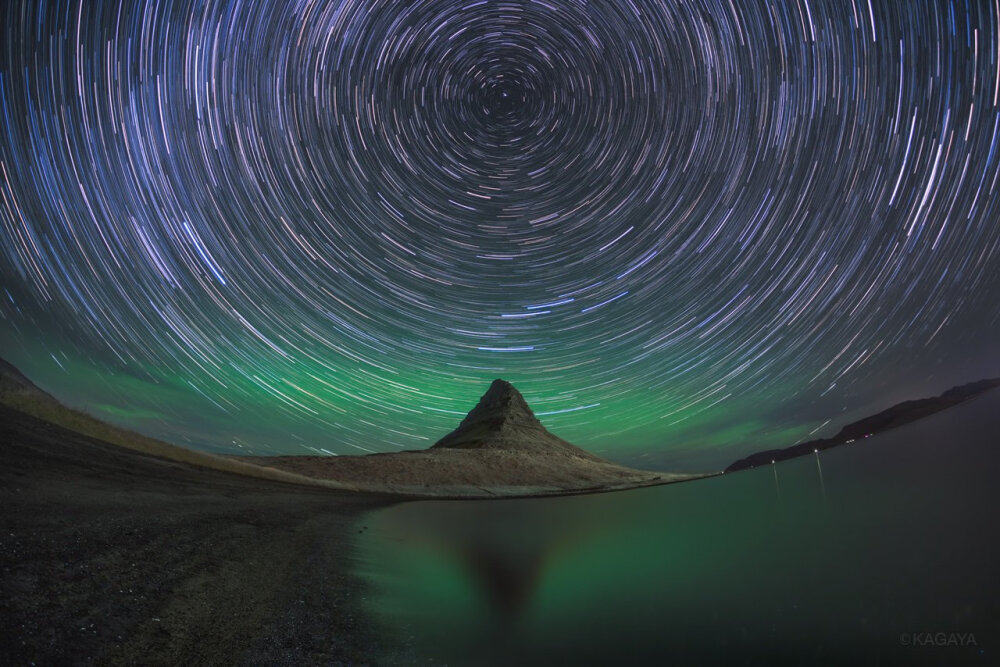 在冰岛记录星轨 (星轨拍摄是因为地球自转) BY KAGAYA