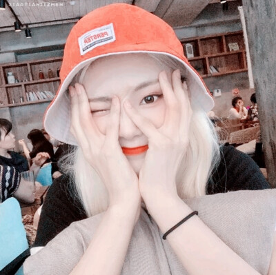 Jinsoul 郑真率