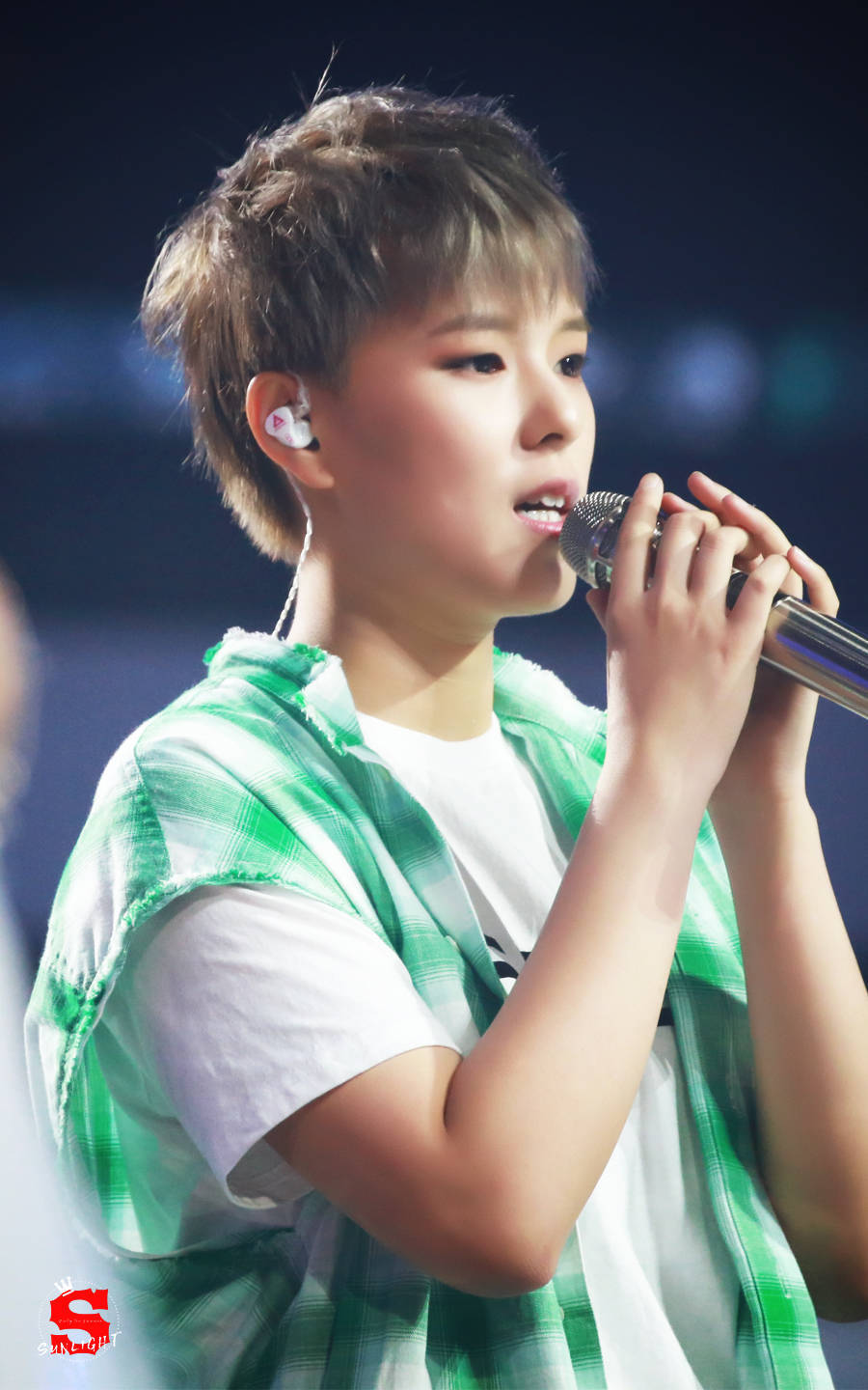 原图自新浪微博@sunlight杨芸晴个人站 2018/06/23|创造101|决赛直播