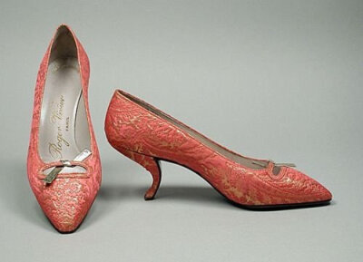 1950-60年代，Roger Vivier 为 Dior 定制的女鞋。 