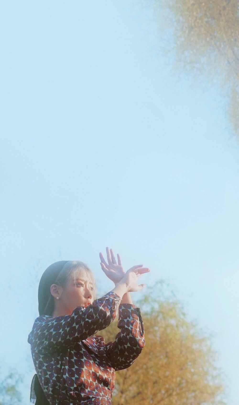 IU 5th Mini Album 'Love poem'