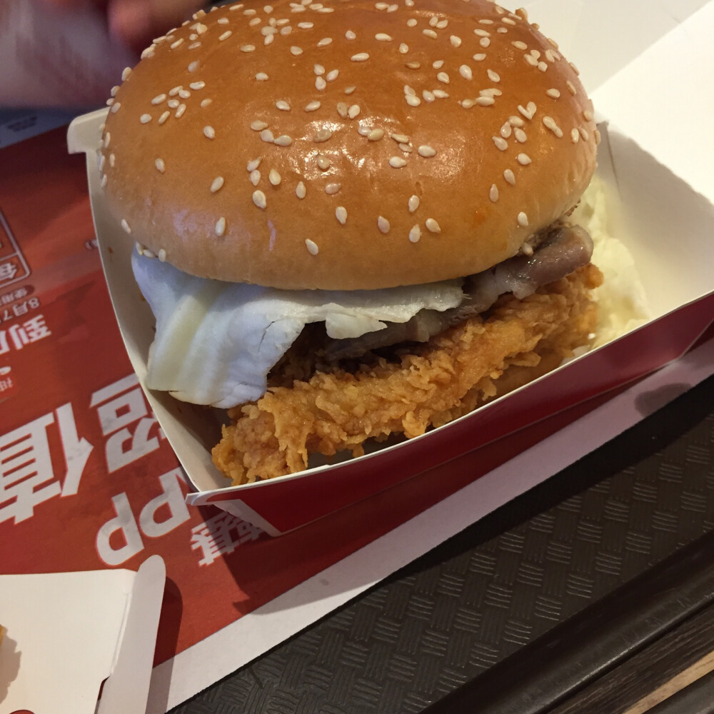 龙洞旁的kfc
泡菜肥牛鸡腿堡 赞