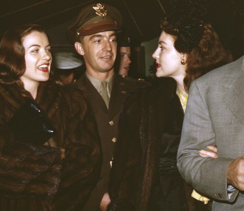  Ella Raines, Artie Shaw, and Ava Gardner, 1940年代 ​​​