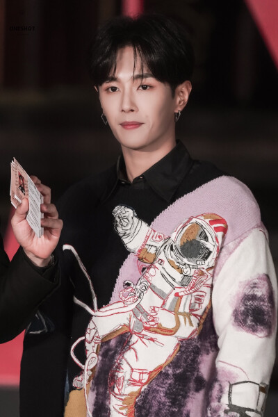 191107 Valentino Daydream #李汶翰# cr:logo