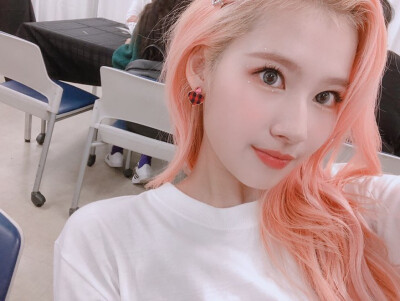 TWICE凑崎纱夏Sana