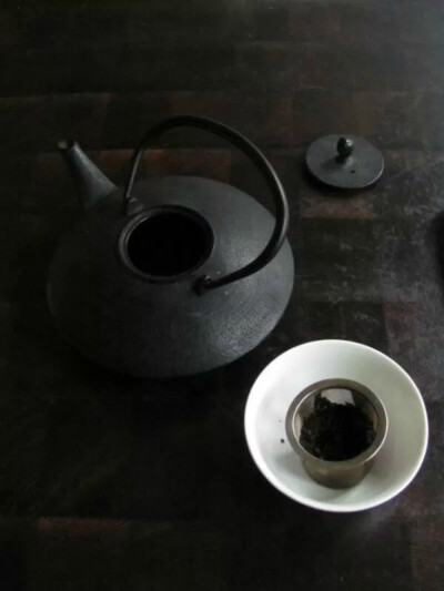 煮一壶茶，静听时光。 ​​​