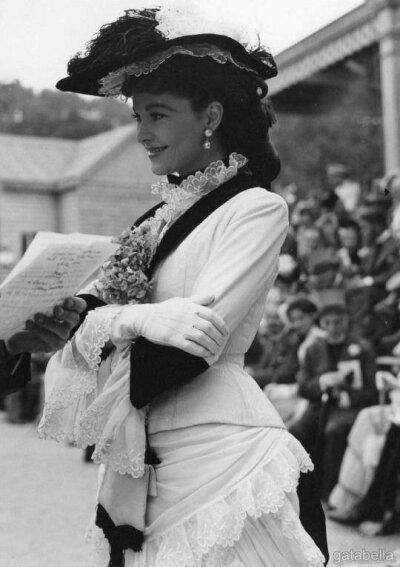 Vivien Leigh on the set of Anna Karenina 1948.
