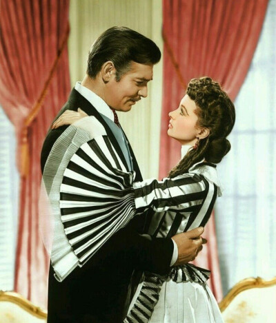 克拉克·盖博（Clark Cable ）与费雯·丽（Vivian Leigh） ​​​​，1939年《乱世佳人》（Gone with the Wind）