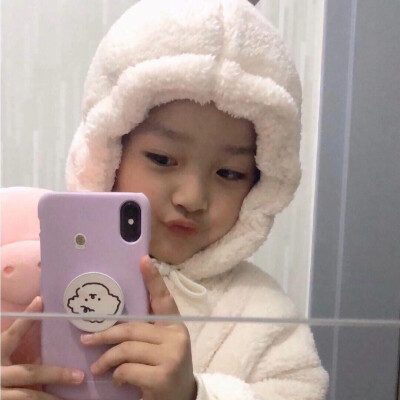月光落在你的脸上 可爱一如往常