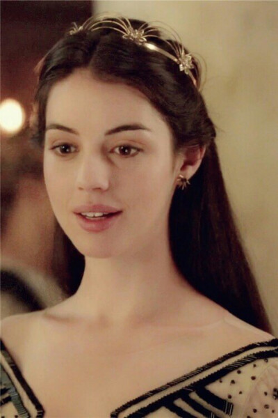 阿黛莱德·凯恩（Adelaide Kane）