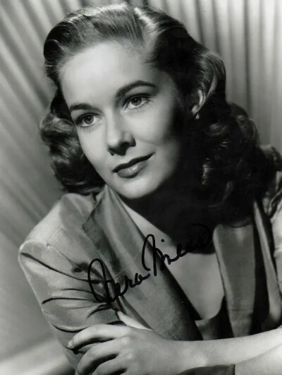 维拉·迈尔斯
Vera Miles